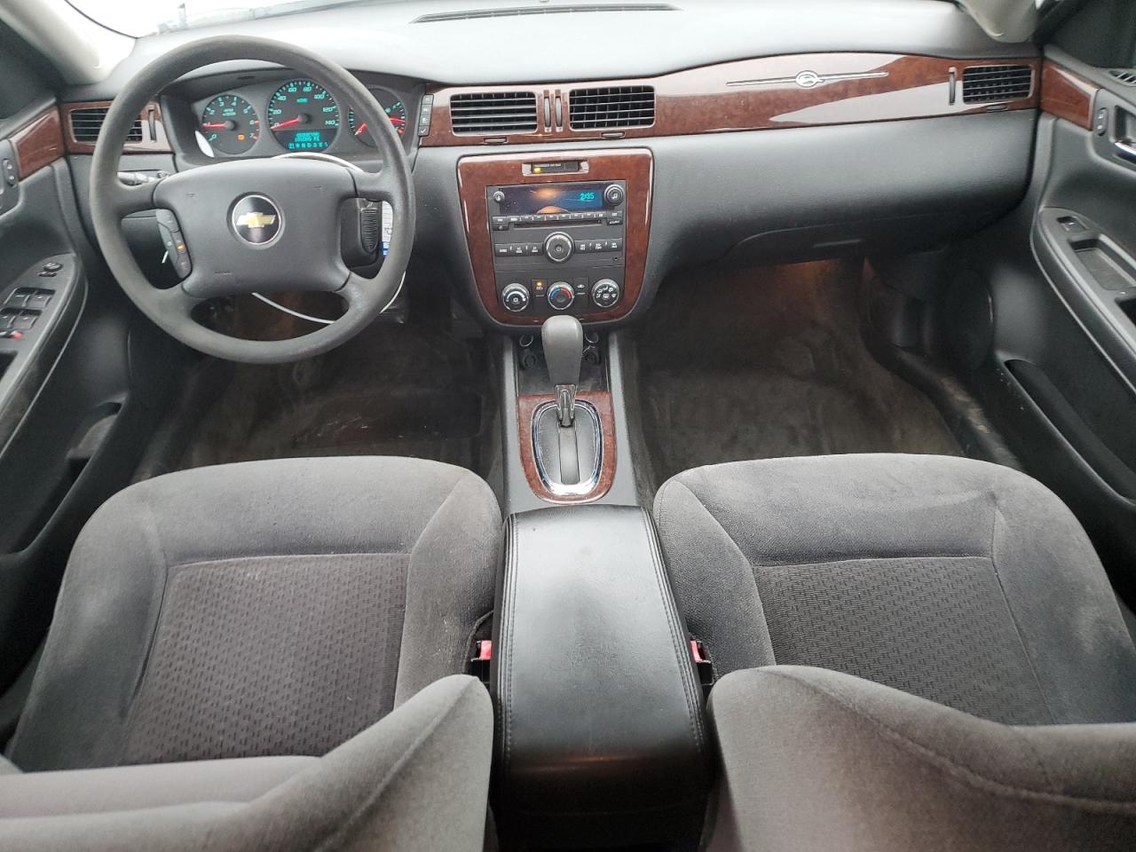2011 Chevrolet Impala - Image 8