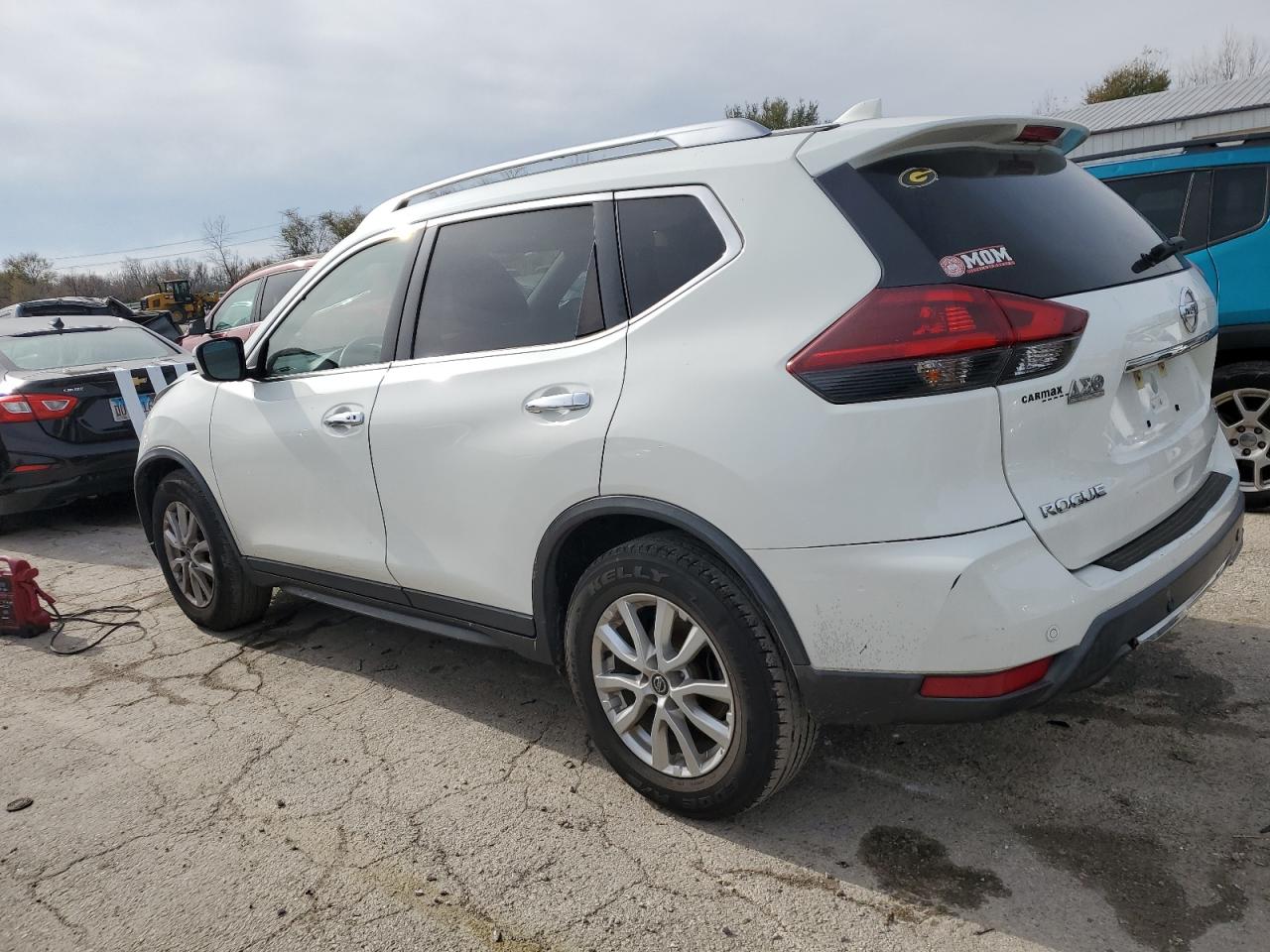2019 Nissan Rogue - Image 2