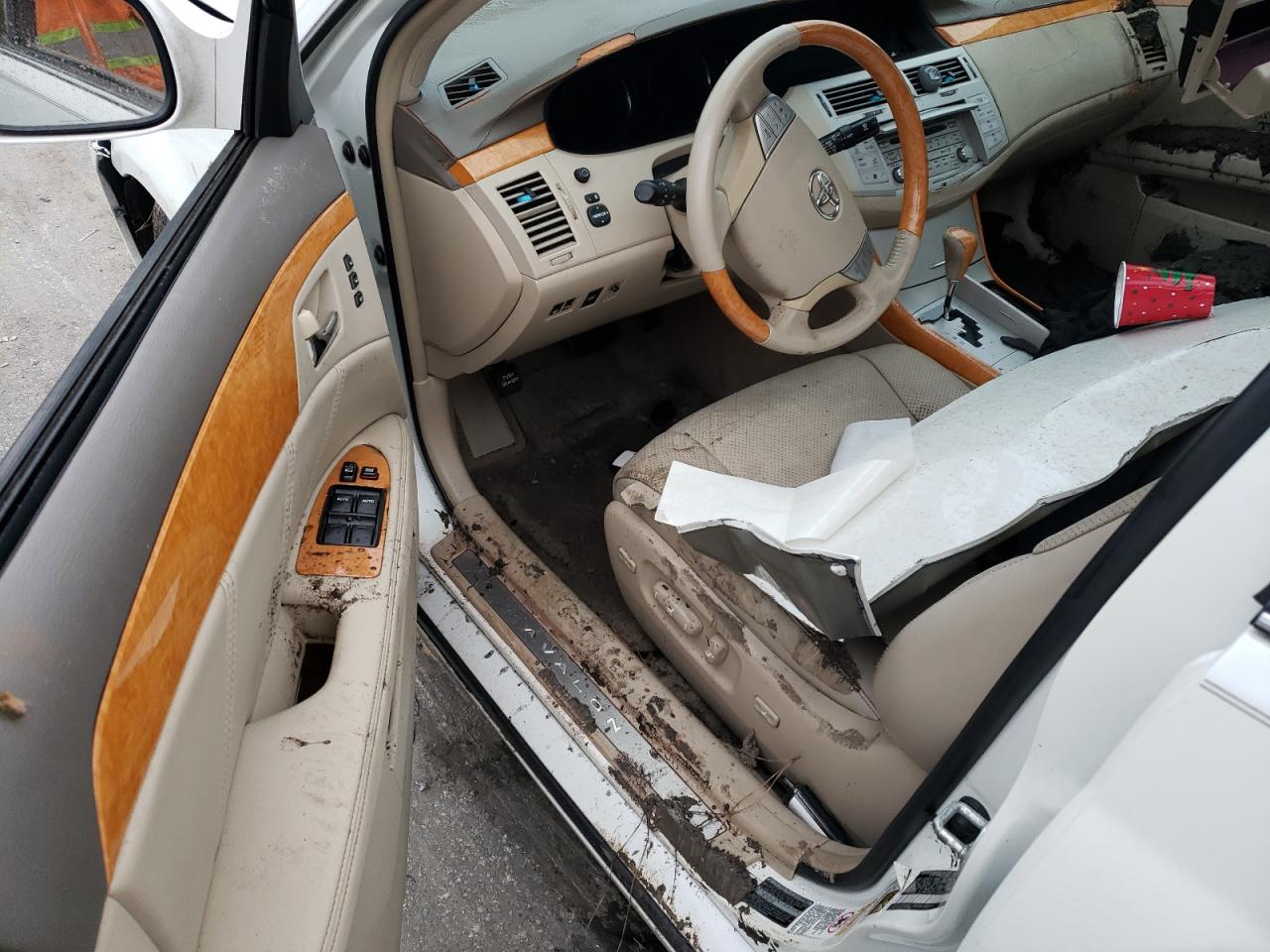 2007 Toyota Avalon - Image 8