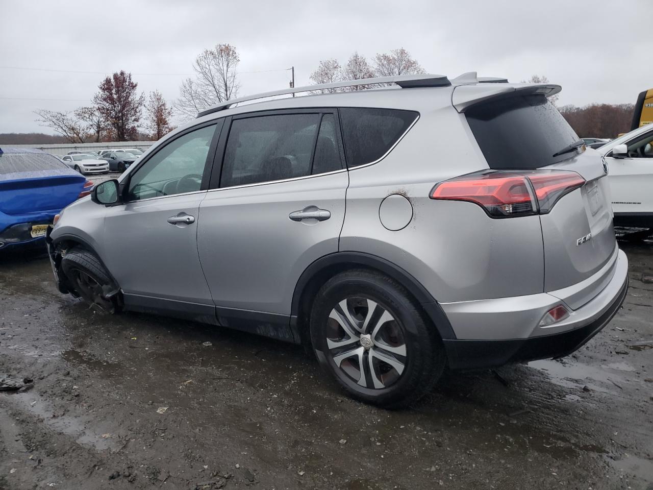 VIN 2T3BFREV0HW636537 2017 TOYOTA RAV4 no.2