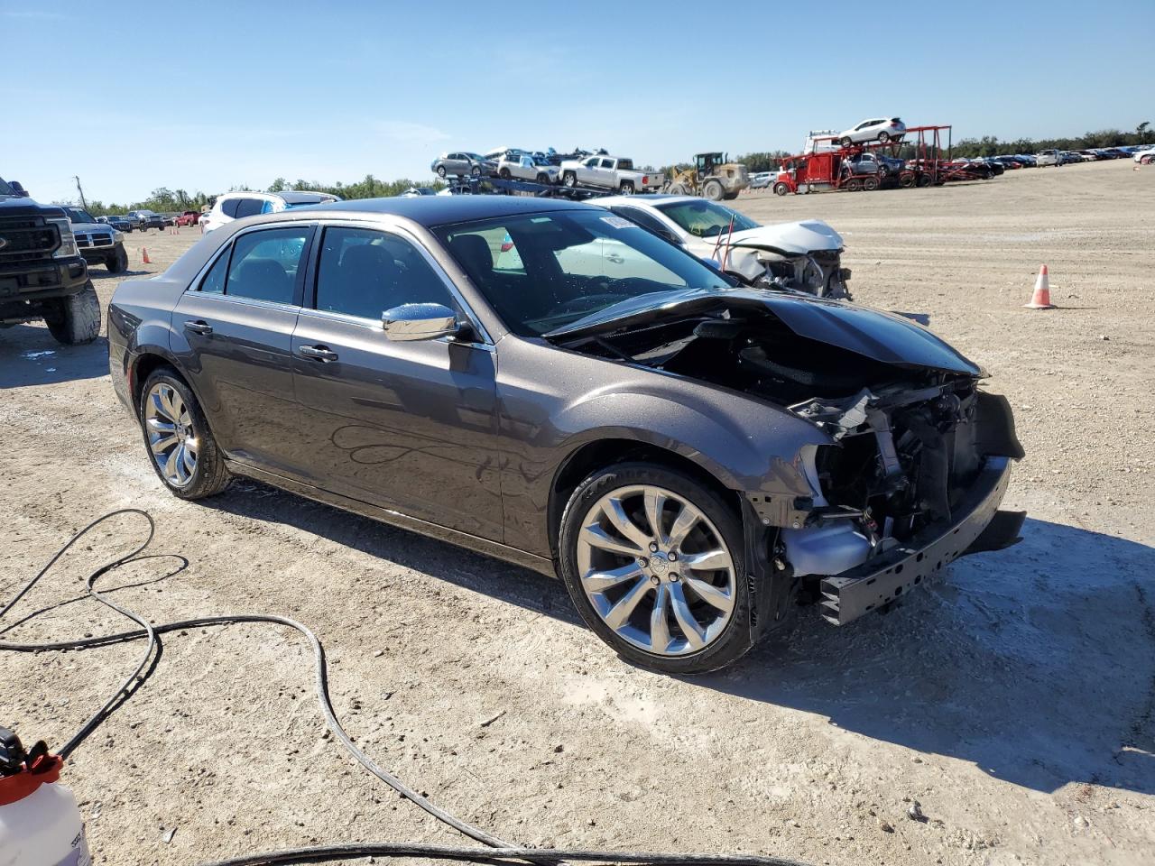 2018 Chrysler 300 - Image 4