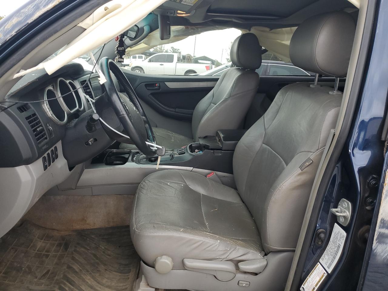 2004 Toyota 4Runner - Image 7