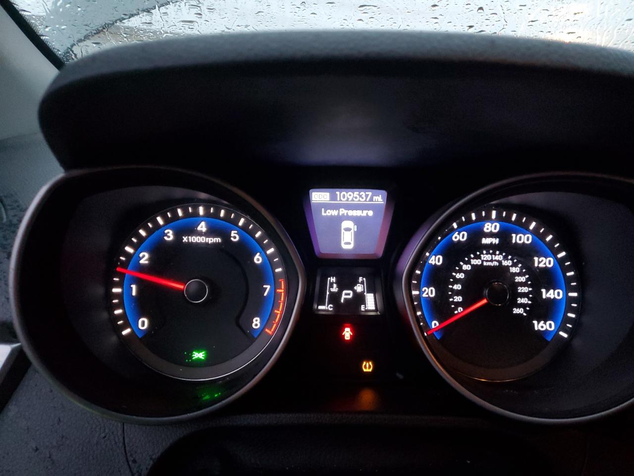 2016 Hyundai Elantra - Image 9