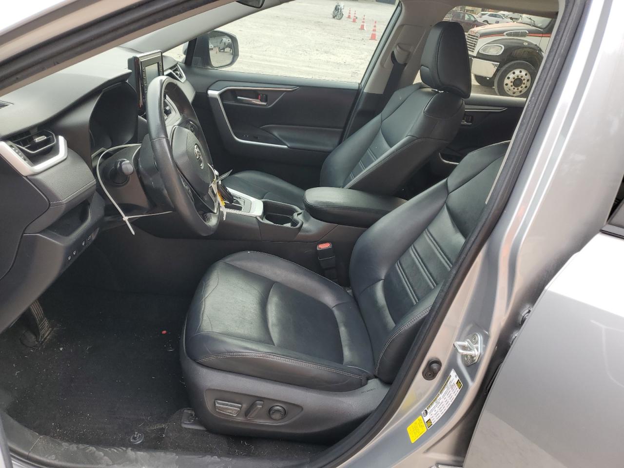 2020 Toyota RAV 4 - Image 7