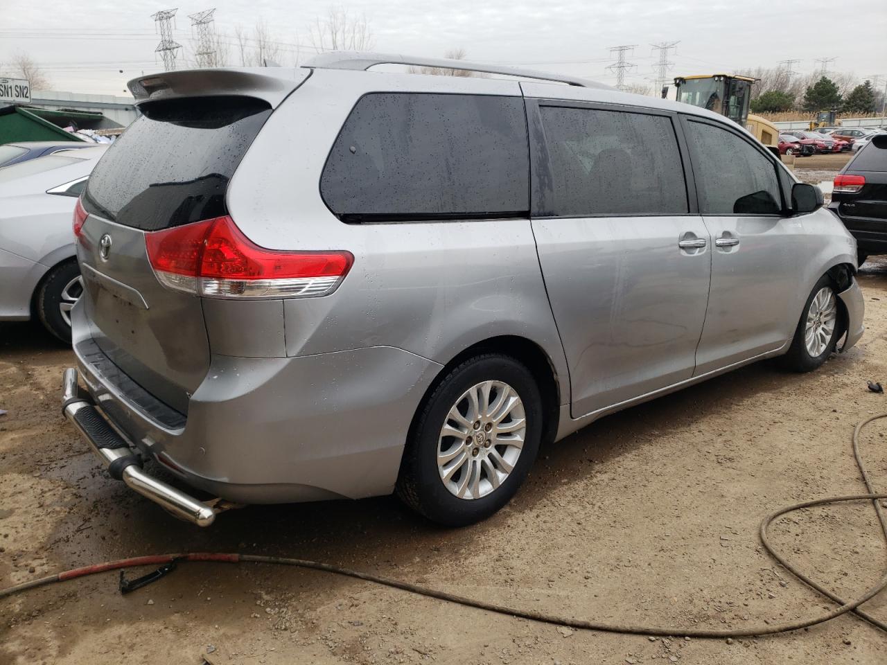 2011 Toyota Sienna - Image 3