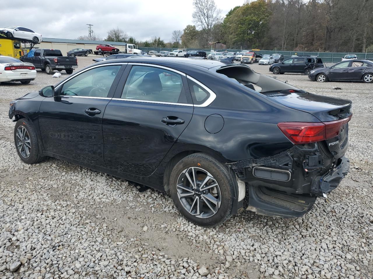 2022 Kia Forte - Image 2