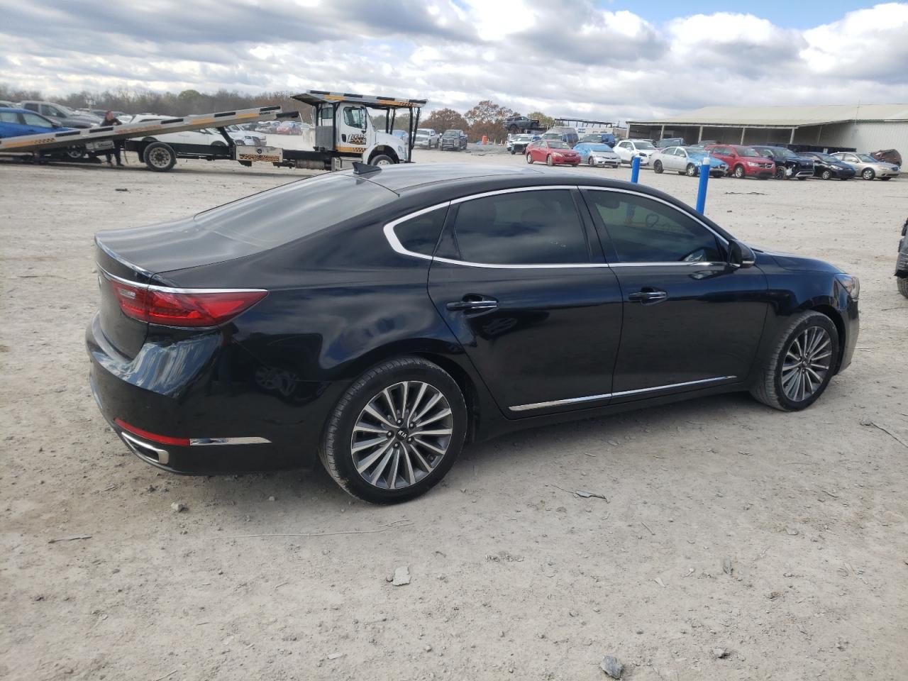 2017 Kia Cadenza - Image 3