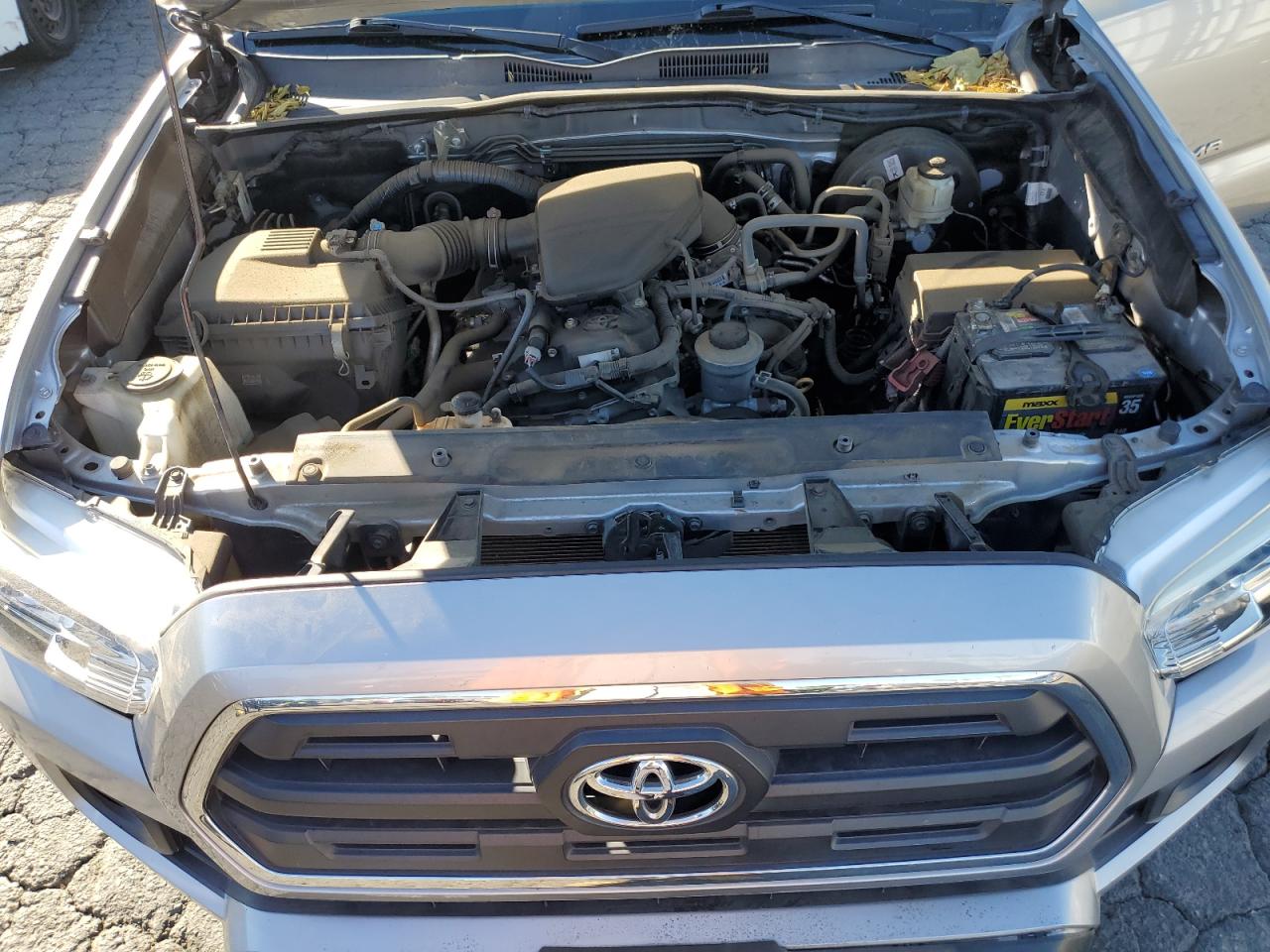 2017 Toyota Tacoma - Image 11