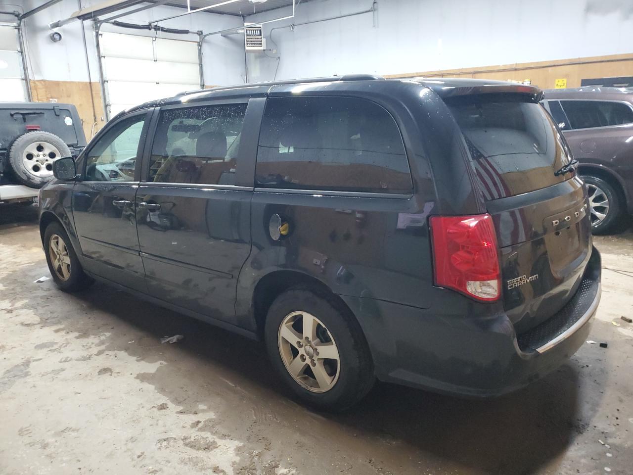 2013 Dodge Caravan - Image 2