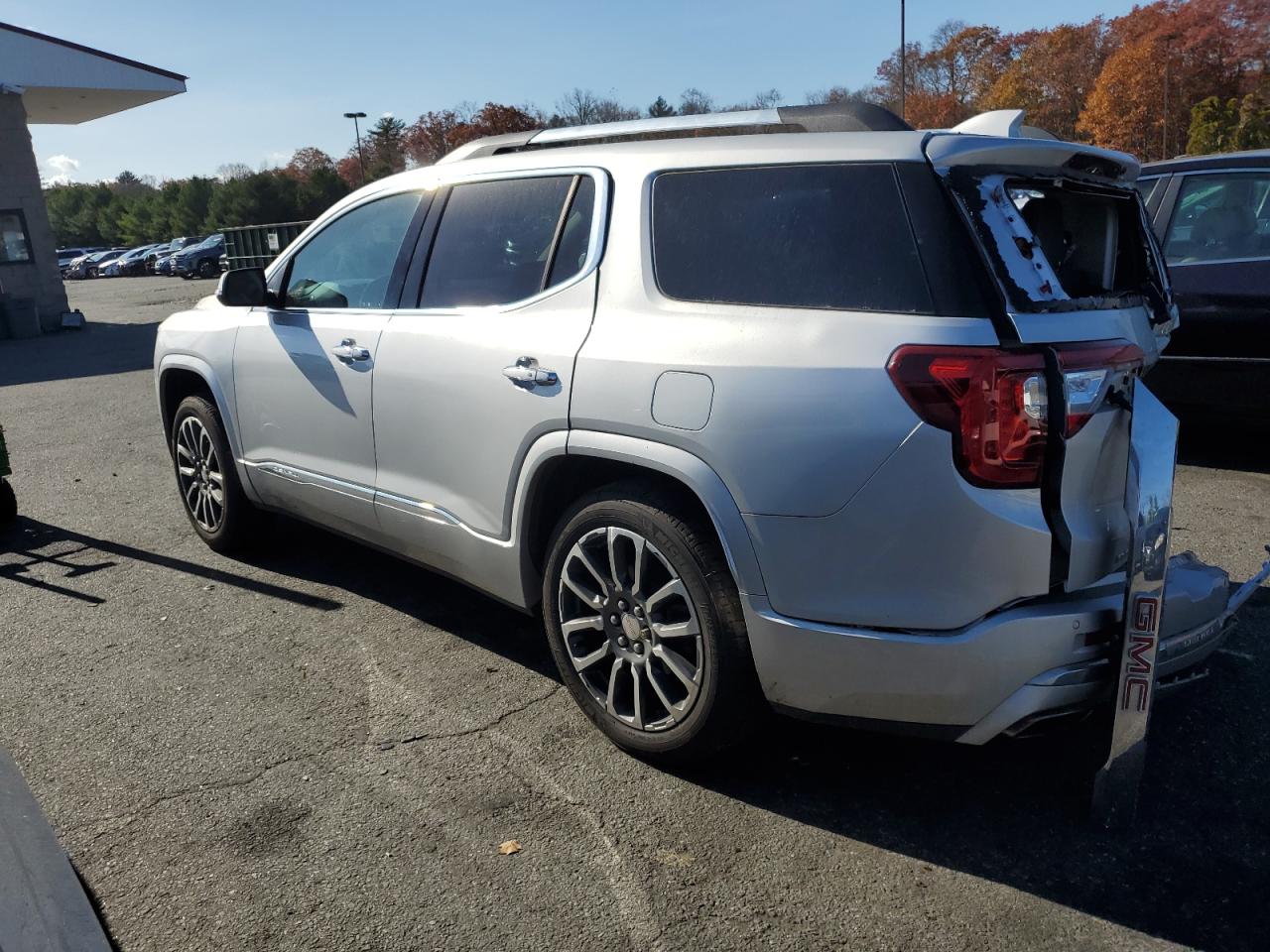 2020 GMC Acadia - Image 2