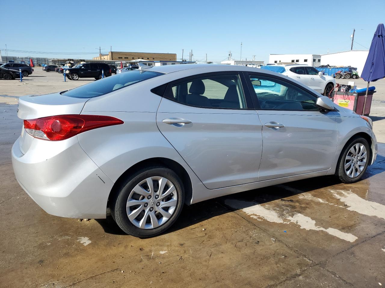 2012 Hyundai Elantra - Image 3