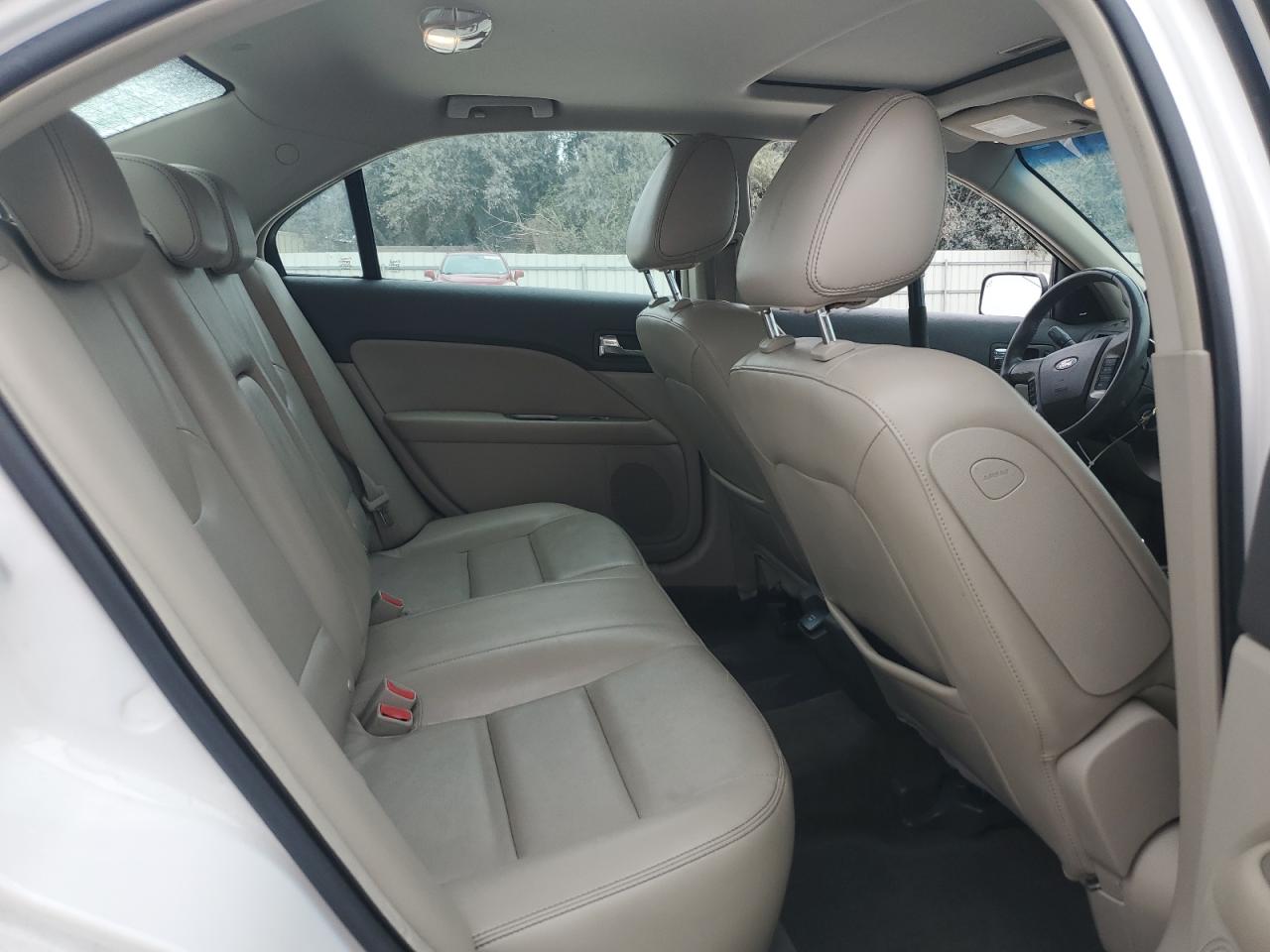 2010 Ford Fusion - Image 10
