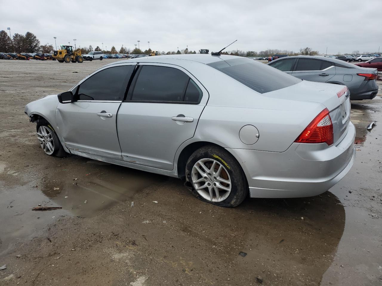2010 Ford Fusion - Image 2