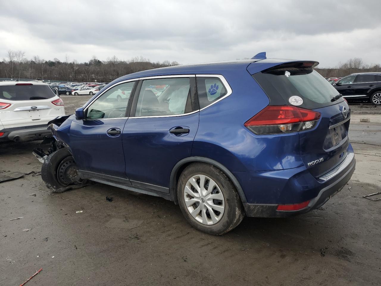 2018 Nissan Rogue - Image 2