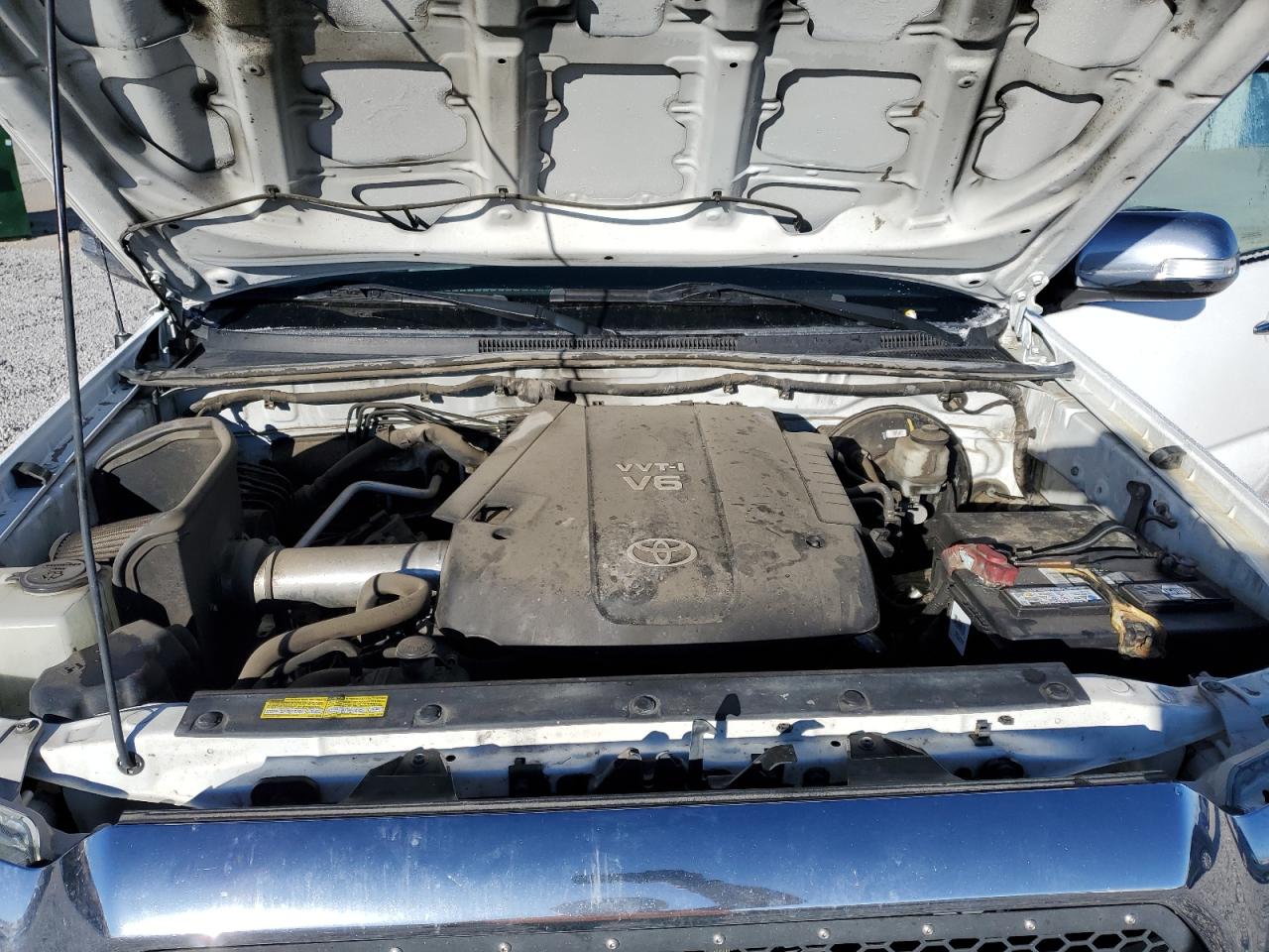 2013 Toyota Tacoma - Image 12