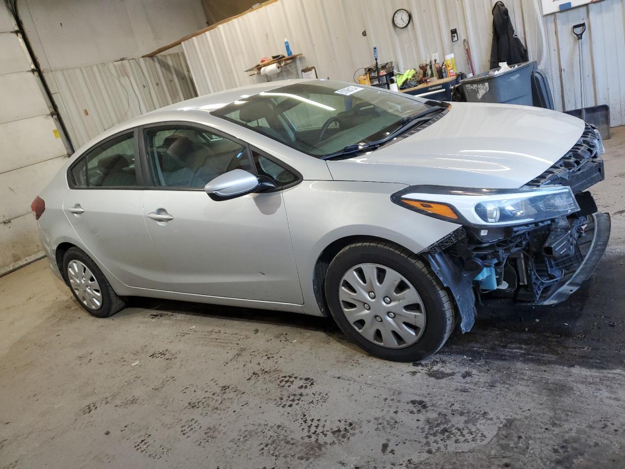 VIN 3KPFK4A75JE283558 2018 KIA FORTE no.4