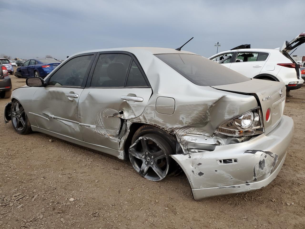 2001 Lexus IS - Image 2