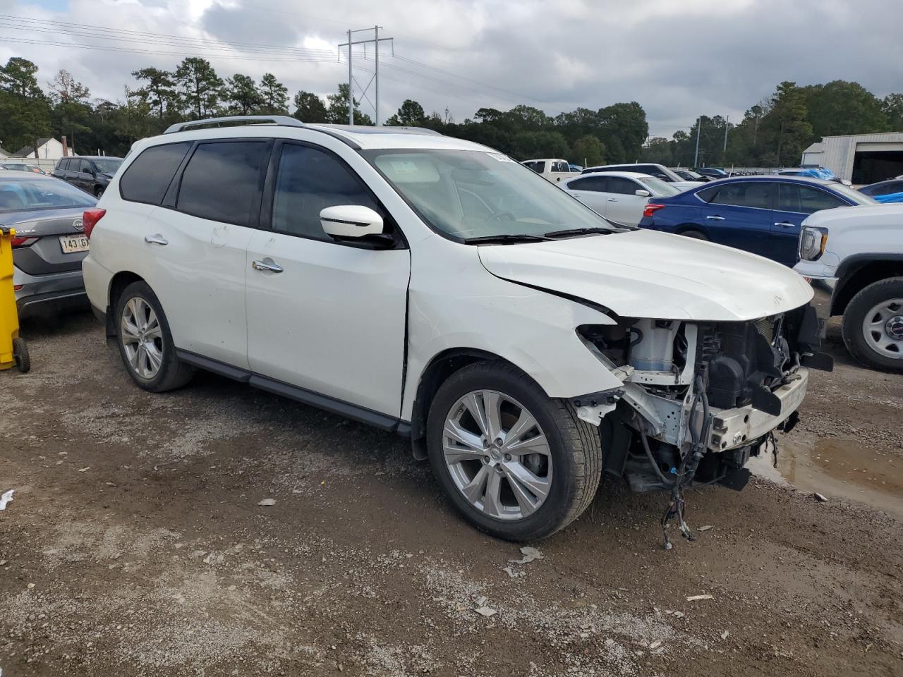 2018 Nissan Pathfinder - Image 4