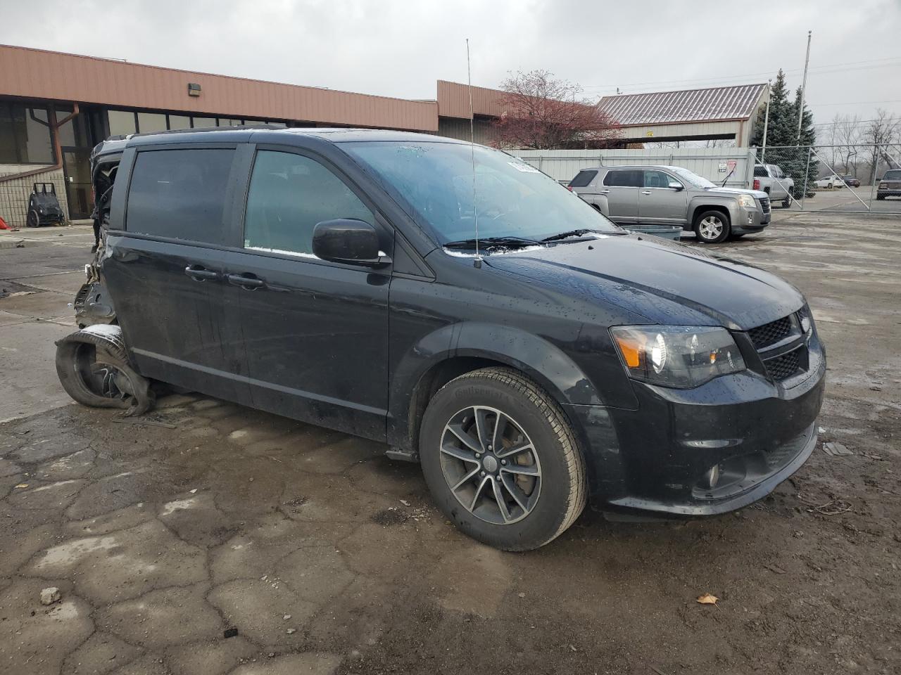 2019 Dodge Caravan - Image 4