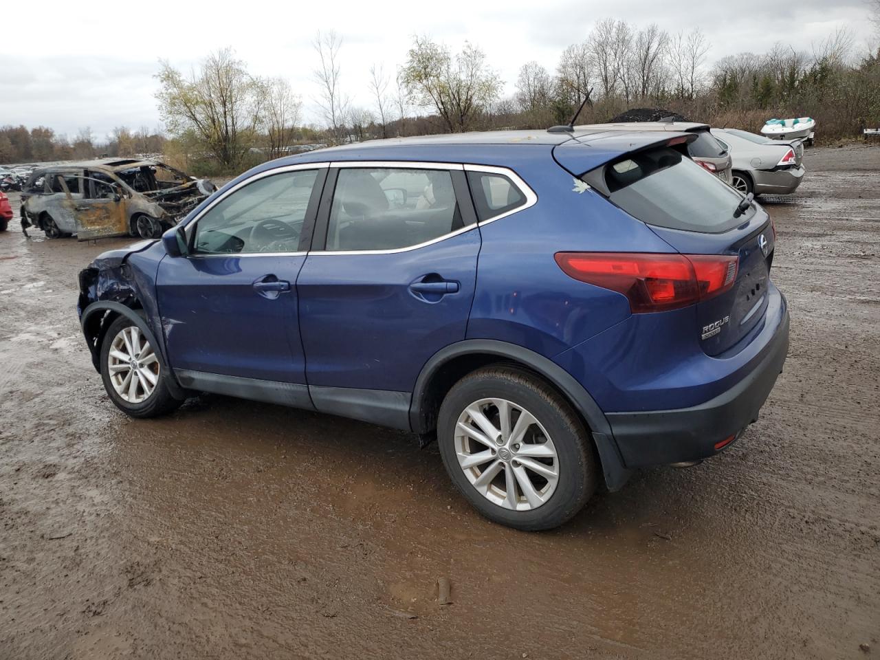2018 Nissan Rogue - Image 2