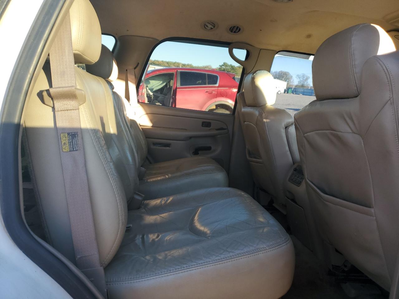 2004 GMC Yukon - Image 11