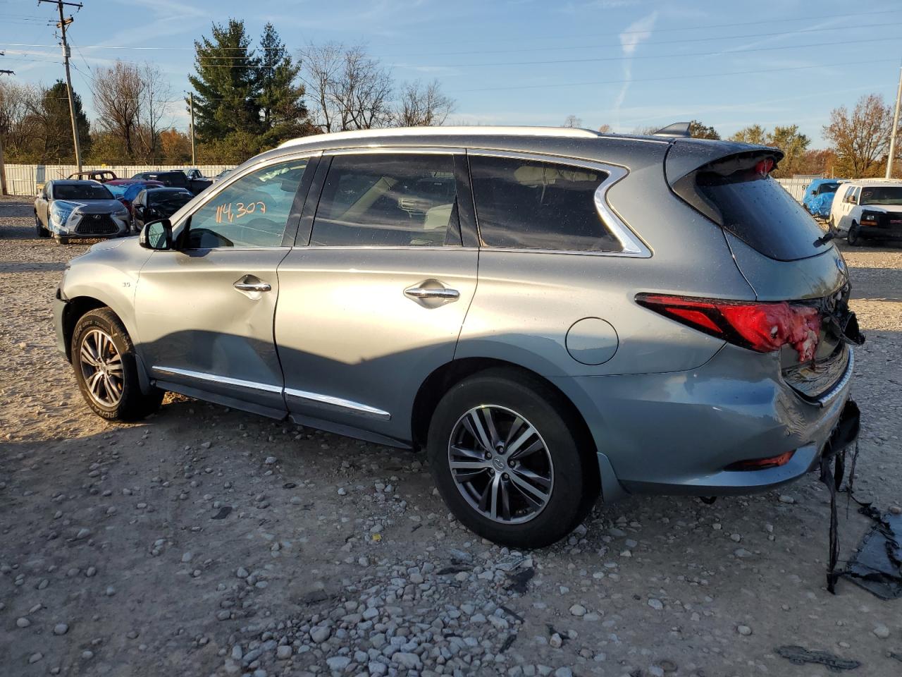 2017 Infiniti QX60 - Image 2