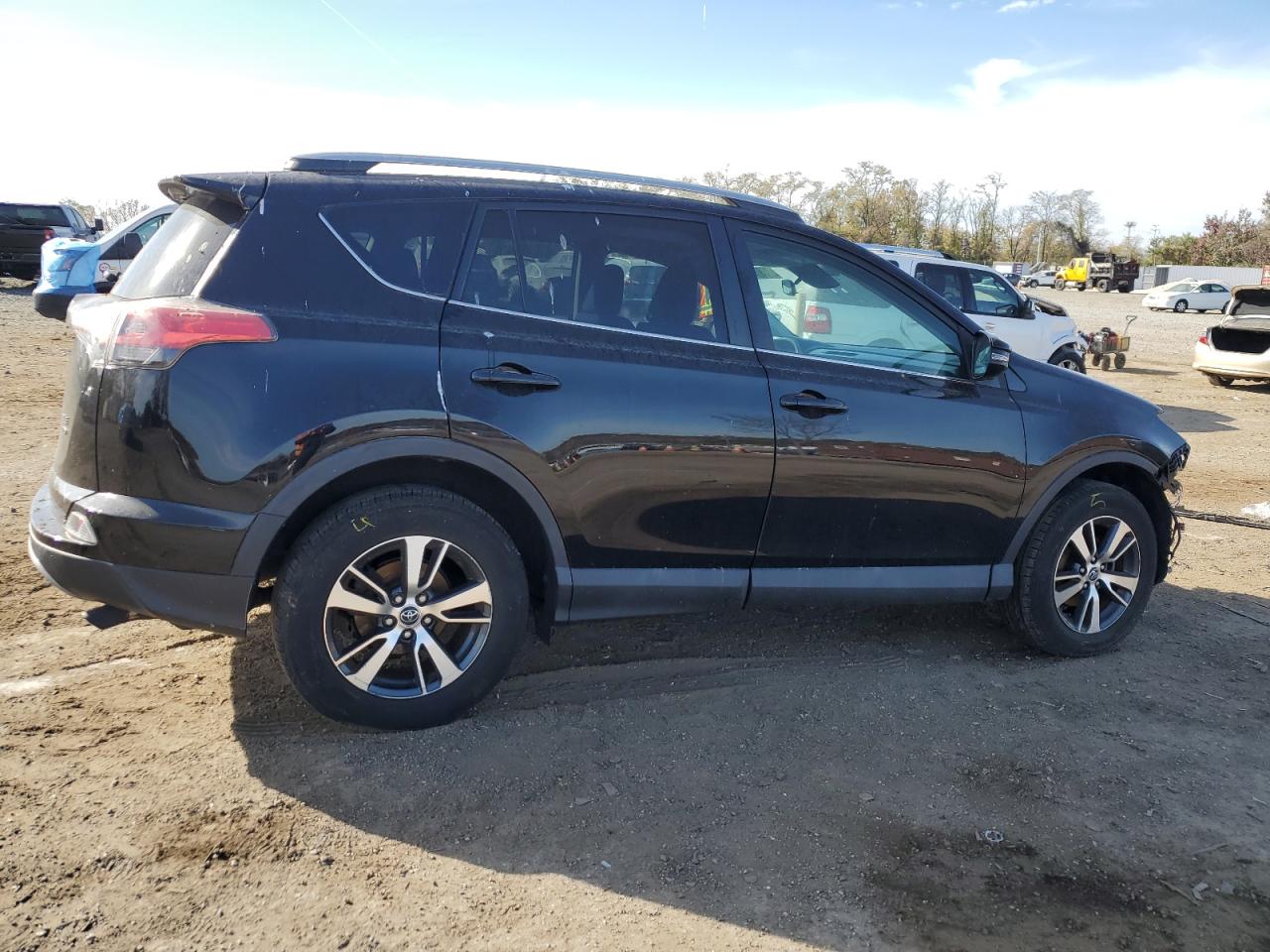 2017 Toyota RAV 4 - Image 3