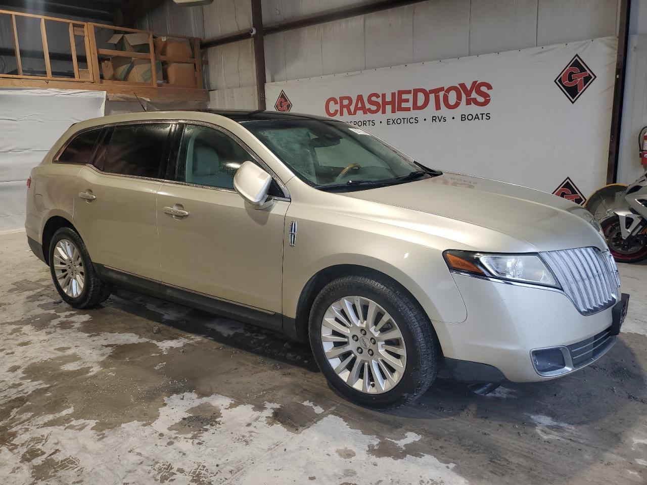 2011 Lincoln MKT - Image 4