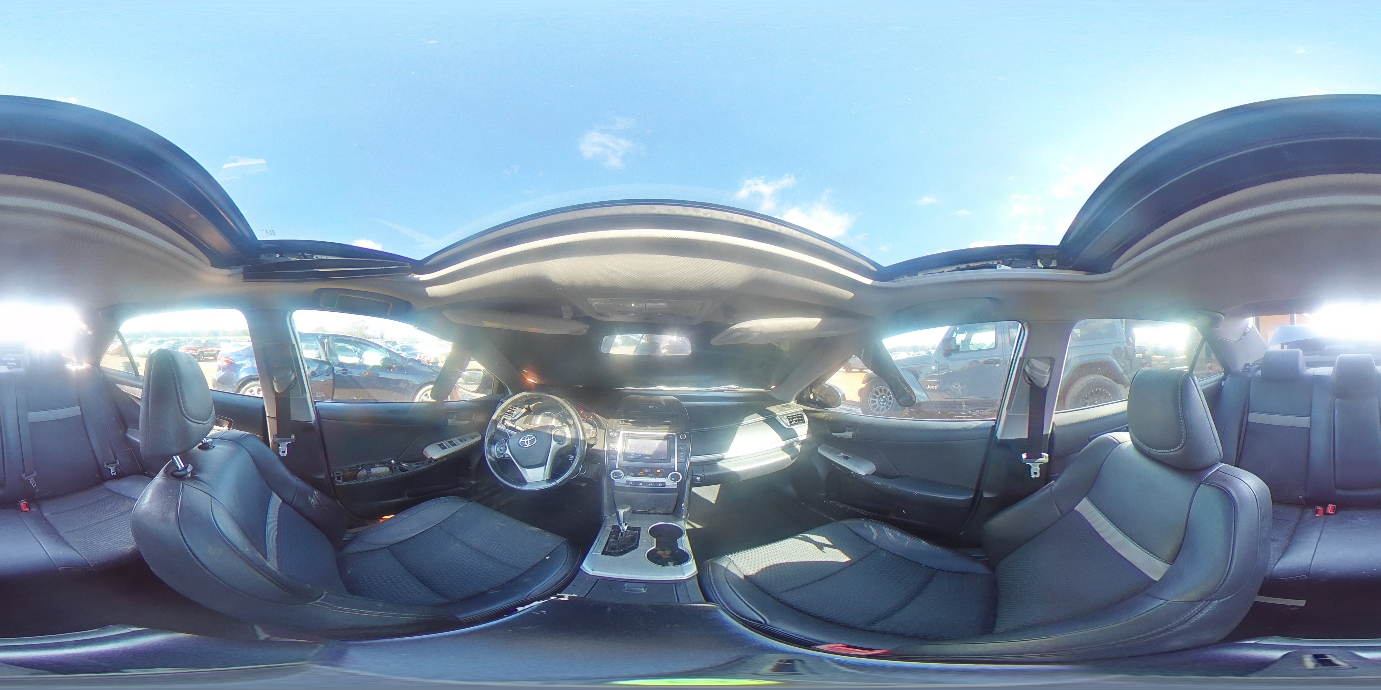 2013 Toyota Camry - Image 13