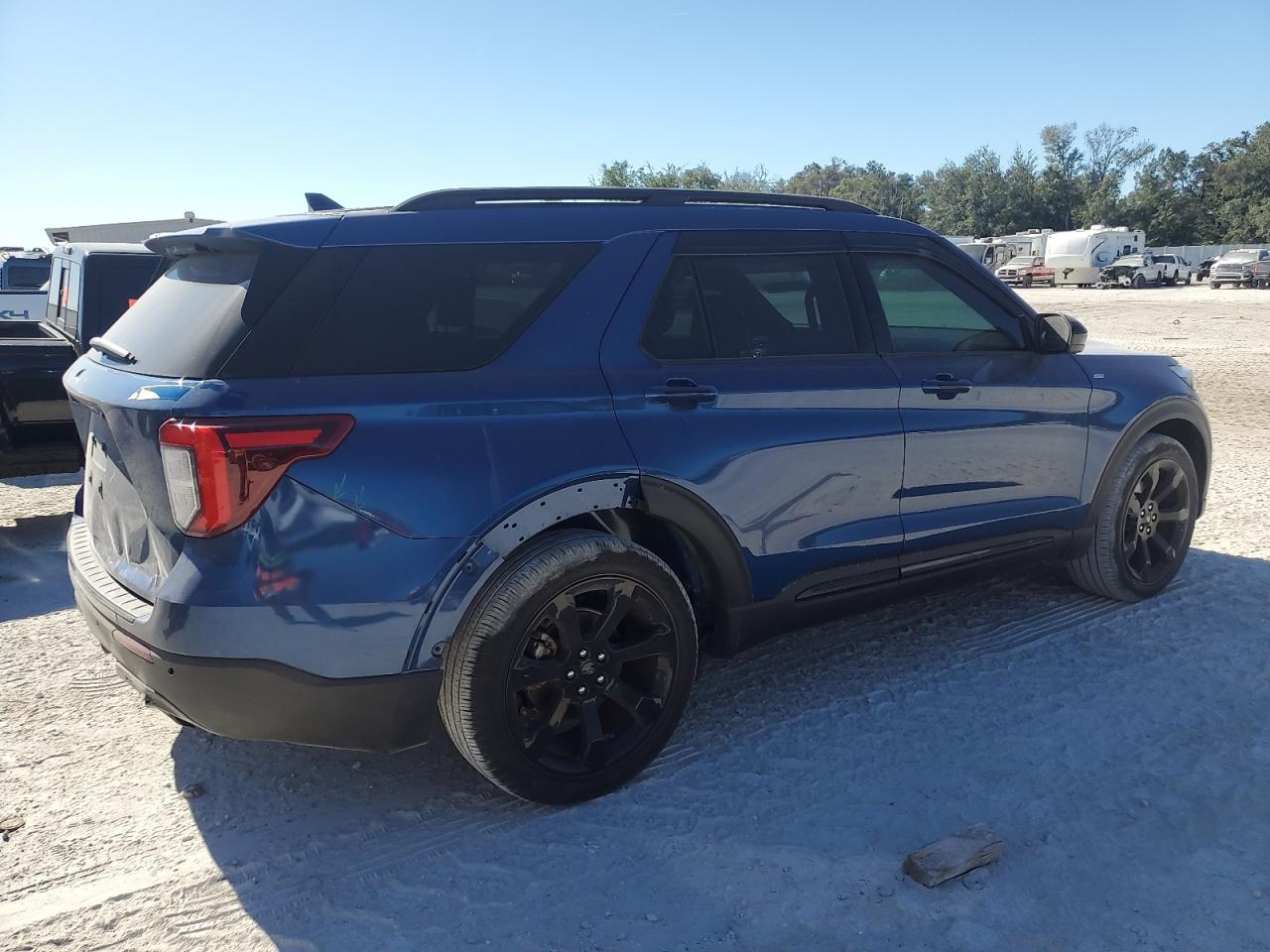 2022 Ford Explorer - Image 3