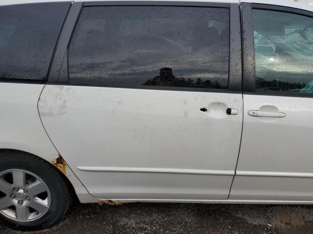 2004 TOYOTA SIENNA CE