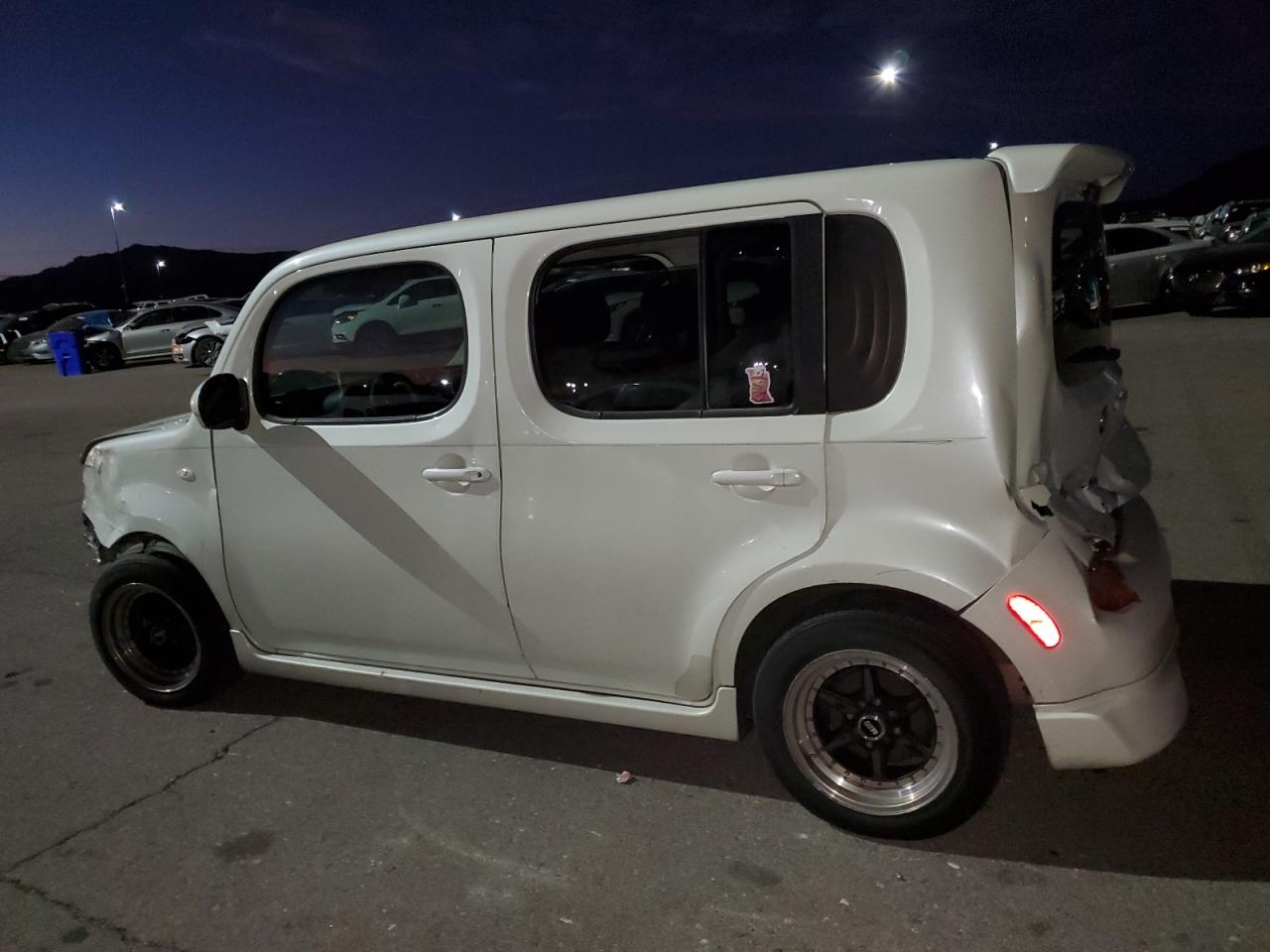 2009 Nissan Cube - Image 2