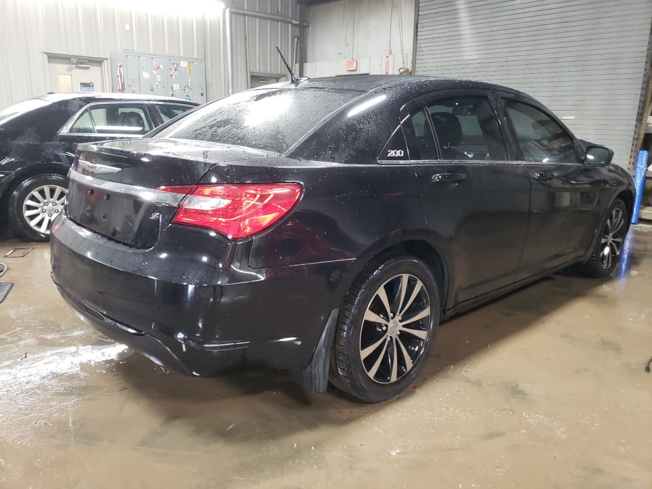 2012 Chrysler 200 - Image 3