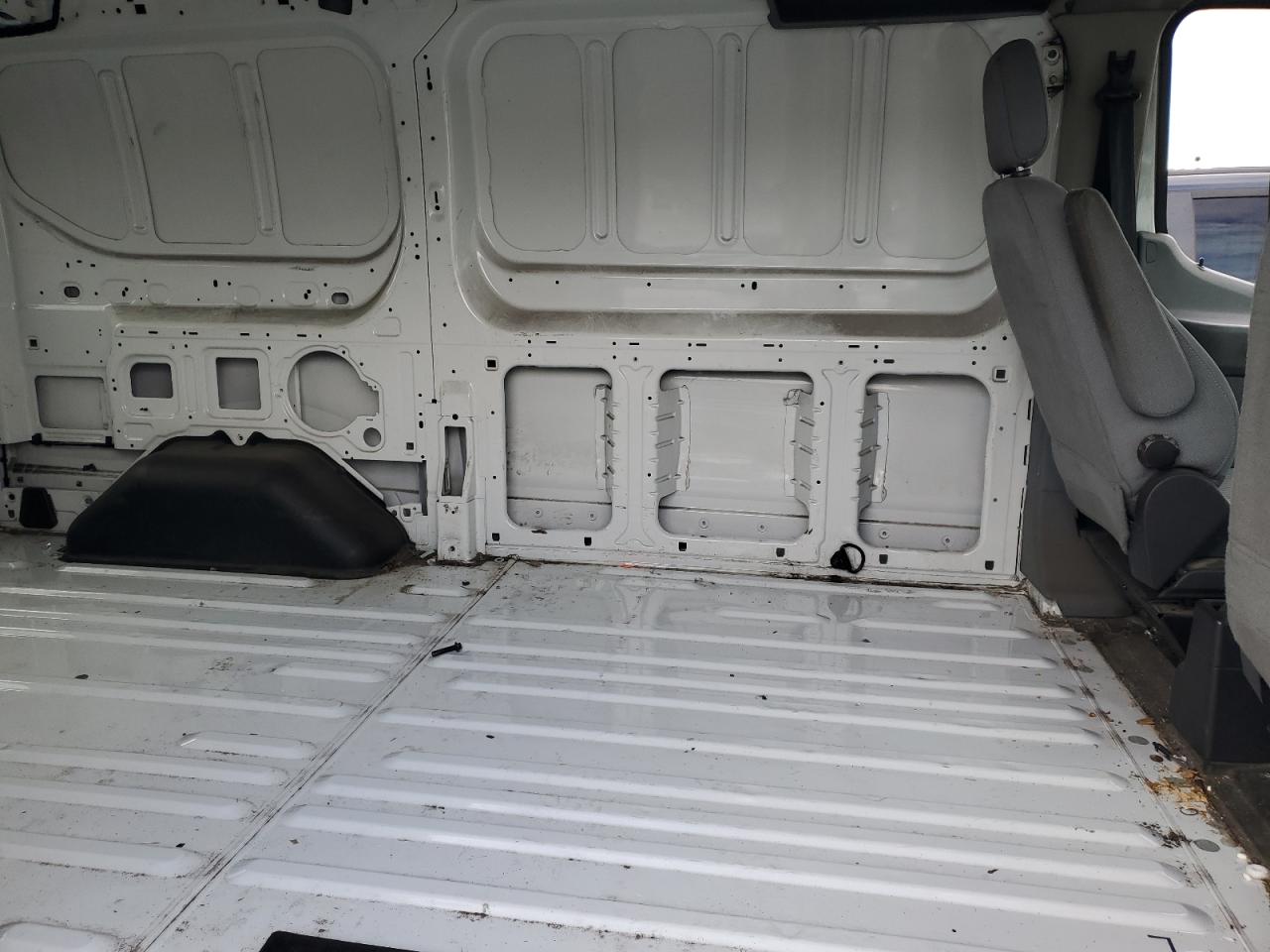 2015 Ford Transit - Image 12