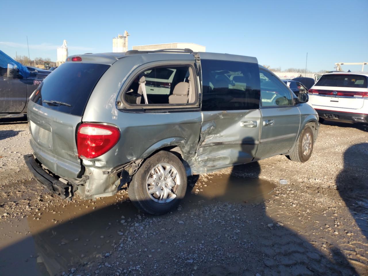 2003 Dodge Caravan - Image 3