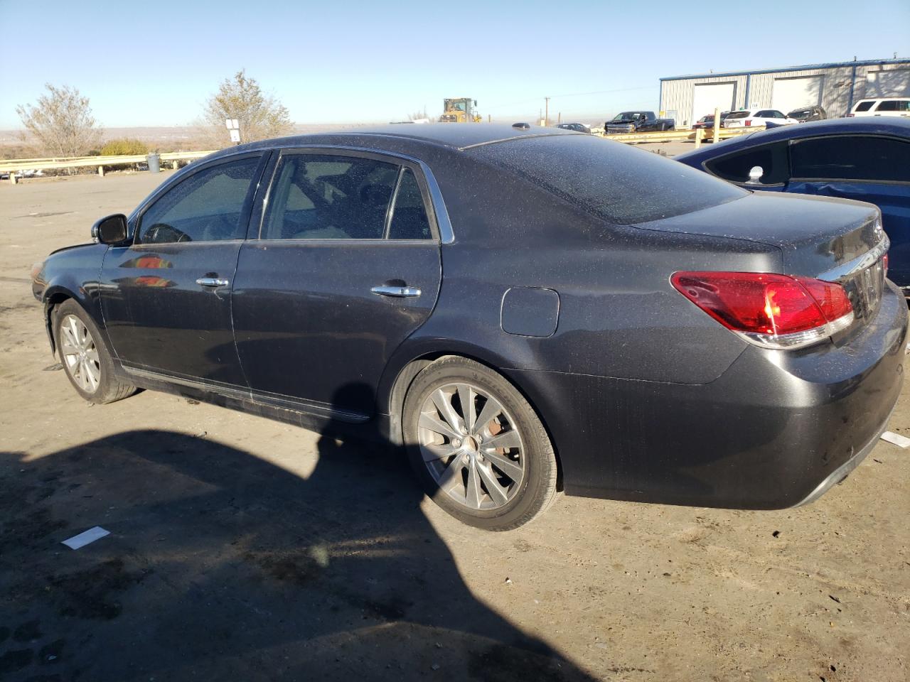 2011 Toyota Avalon - Image 2