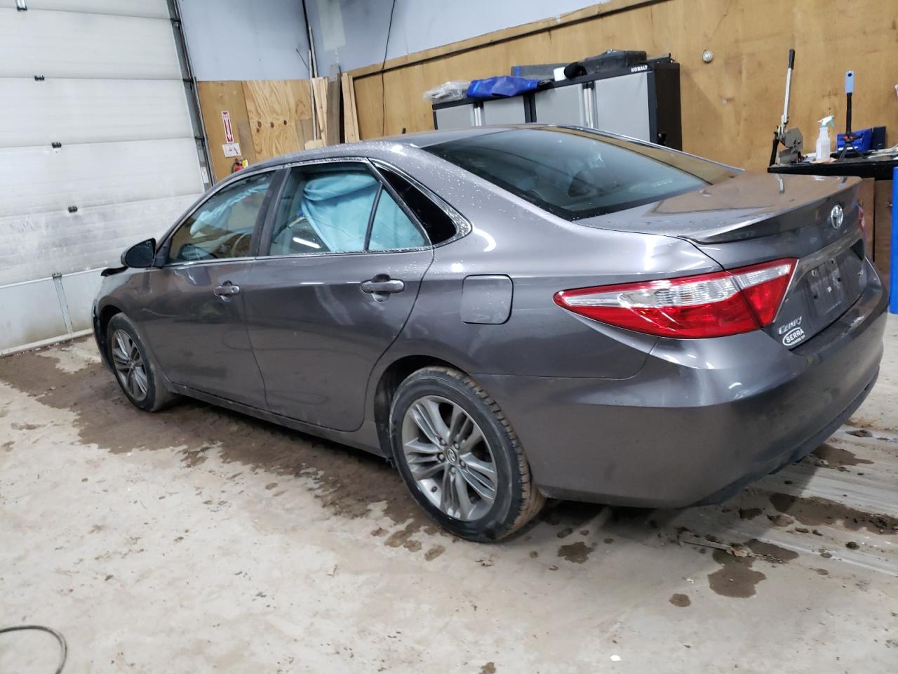 VIN 4T1BF1FK3GU188579 2016 TOYOTA CAMRY no.2