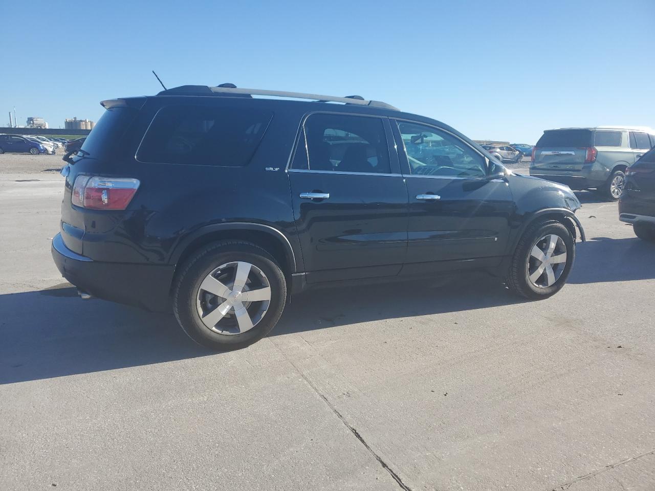 2010 GMC Acadia - Image 3