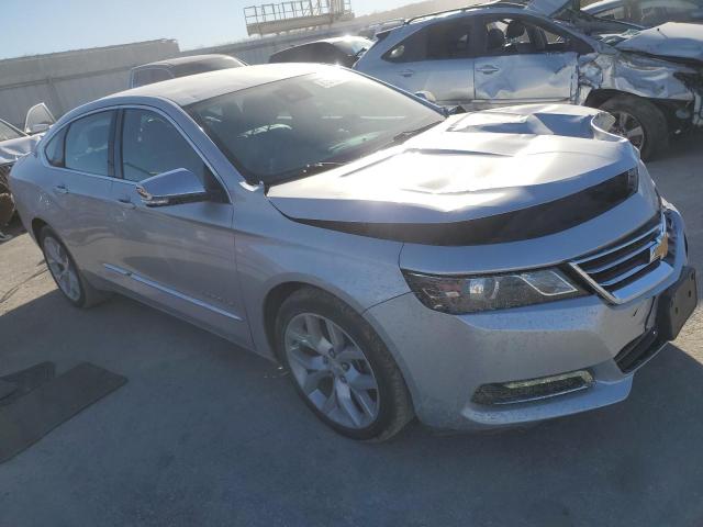 Sedans CHEVROLET IMPALA 2017 Srebrny