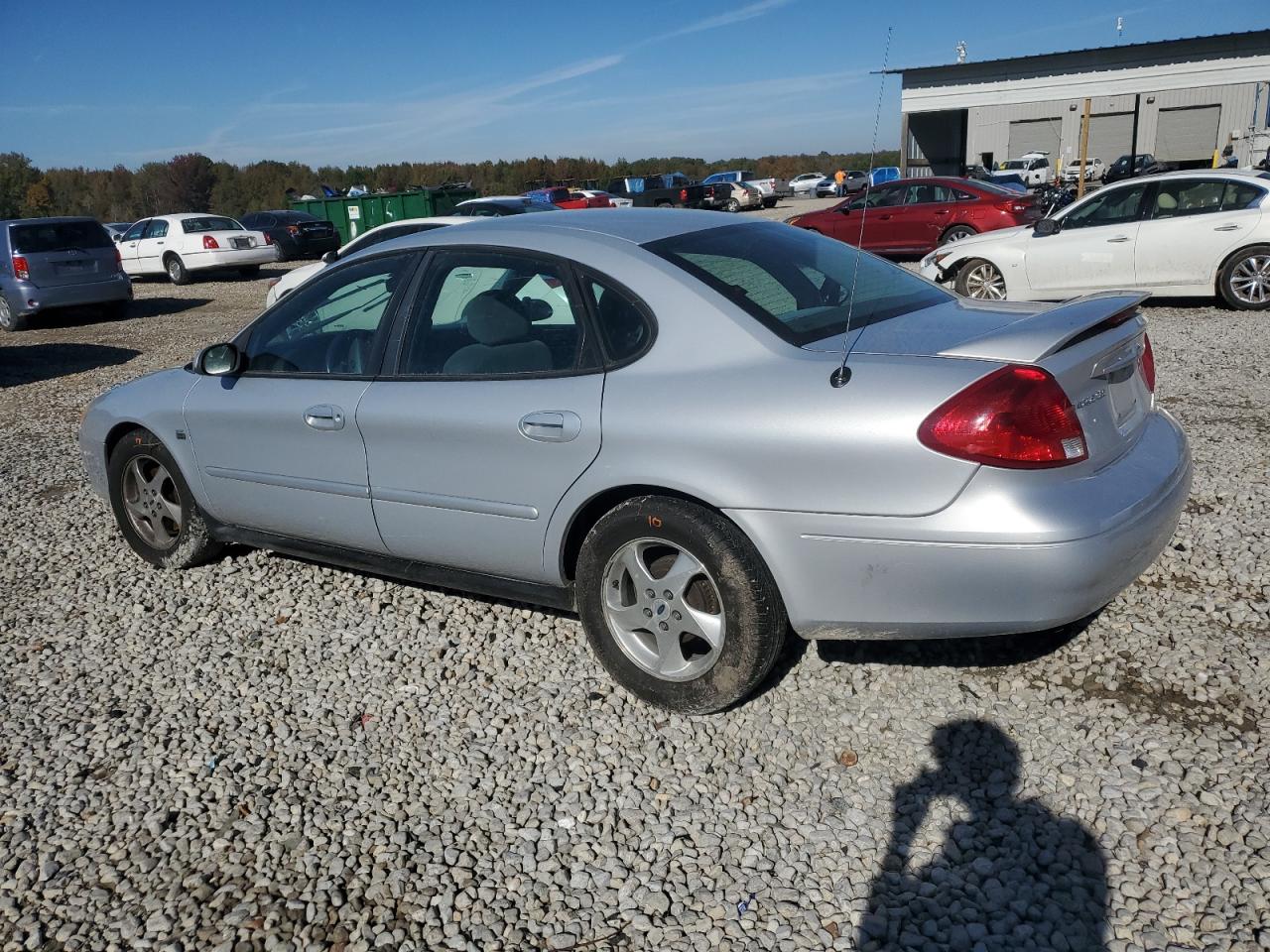 2003 Ford Taurus - Image 2