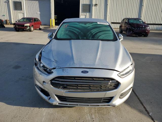 Седани FORD FUSION 2015 Сріблястий