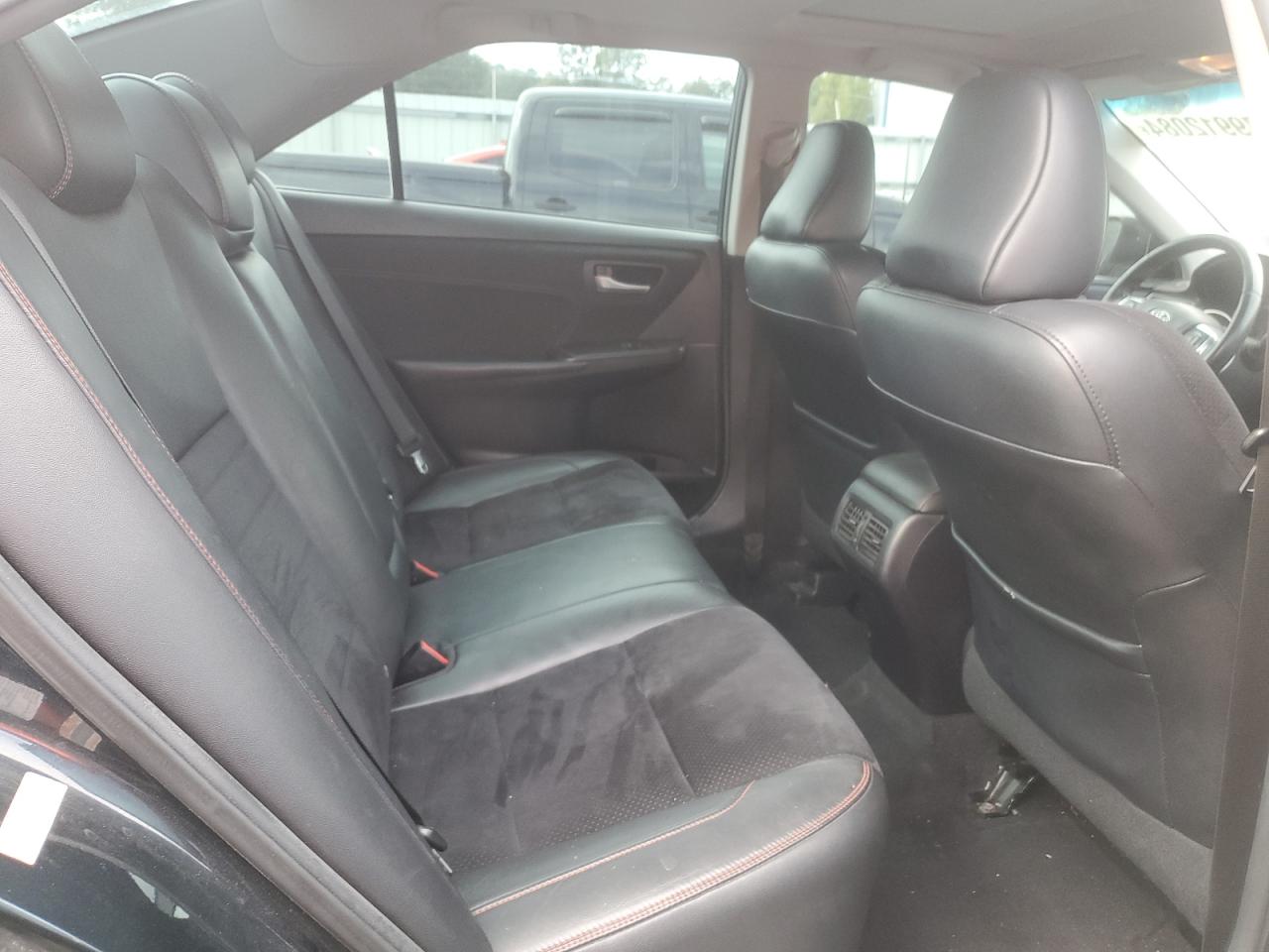 2015 Toyota Camry - Image 10