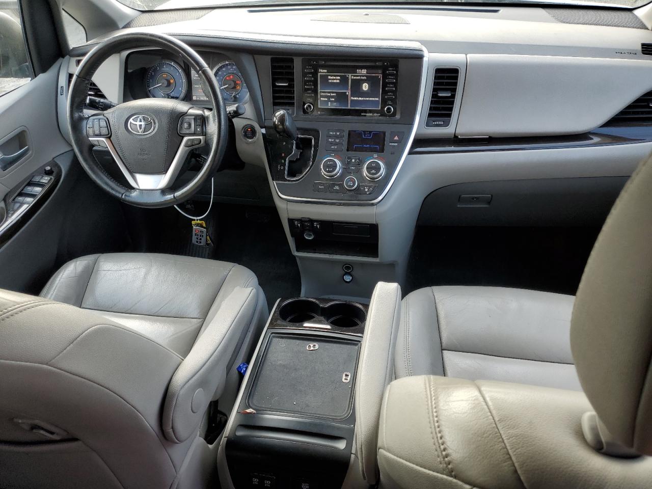 2019 Toyota Sienna - Image 8