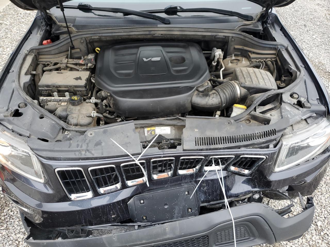 2016 Jeep Grand Cherokee - Image 12
