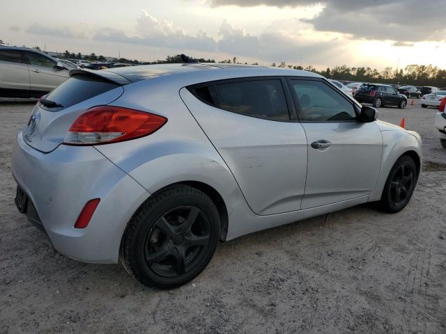  HYUNDAI VELOSTER 2012 Серебристый