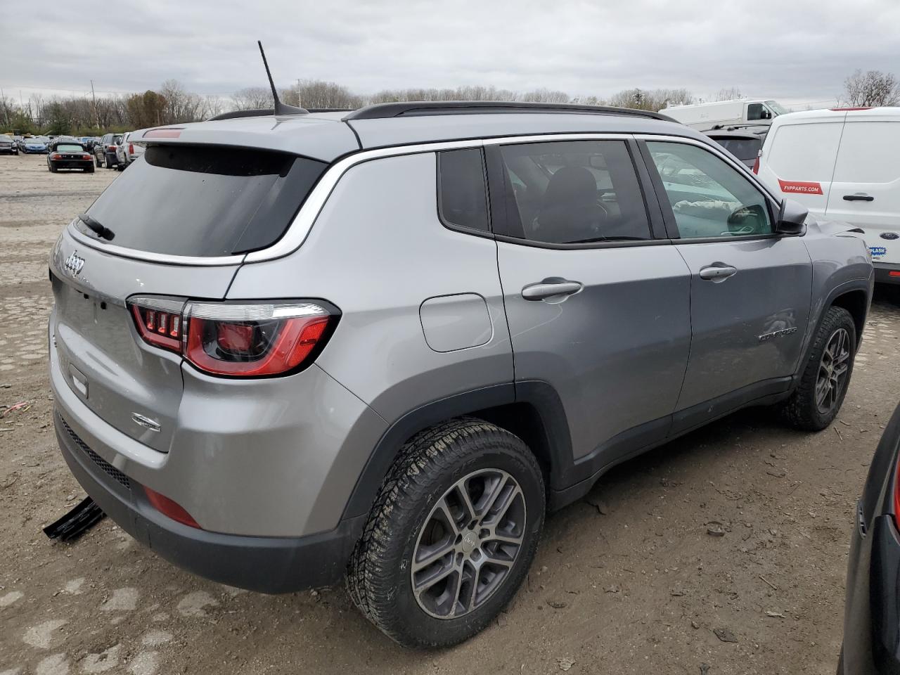2017 Jeep Compass - Image 3
