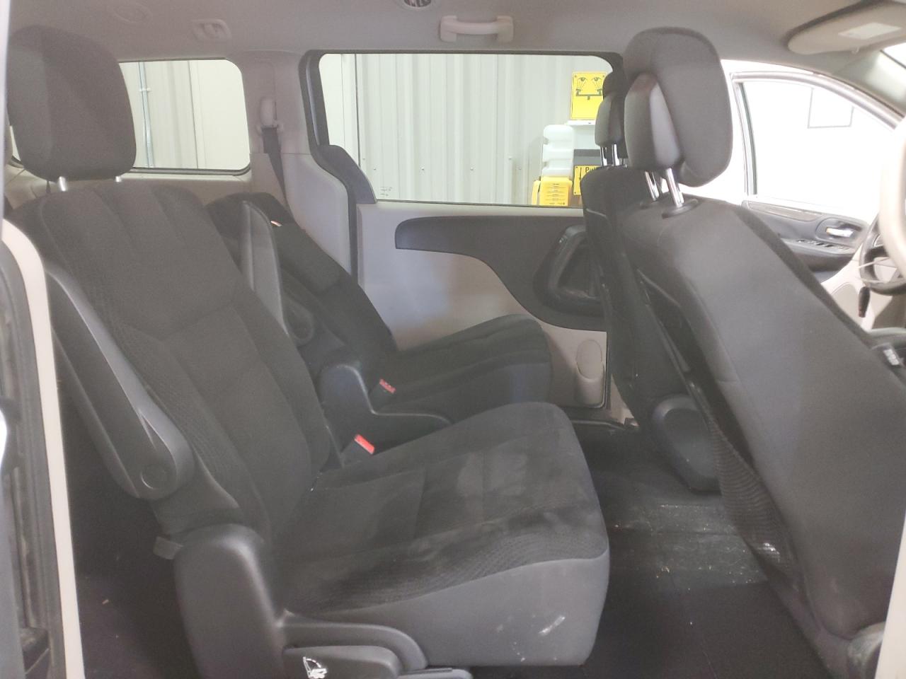 2019 Dodge Caravan - Image 11