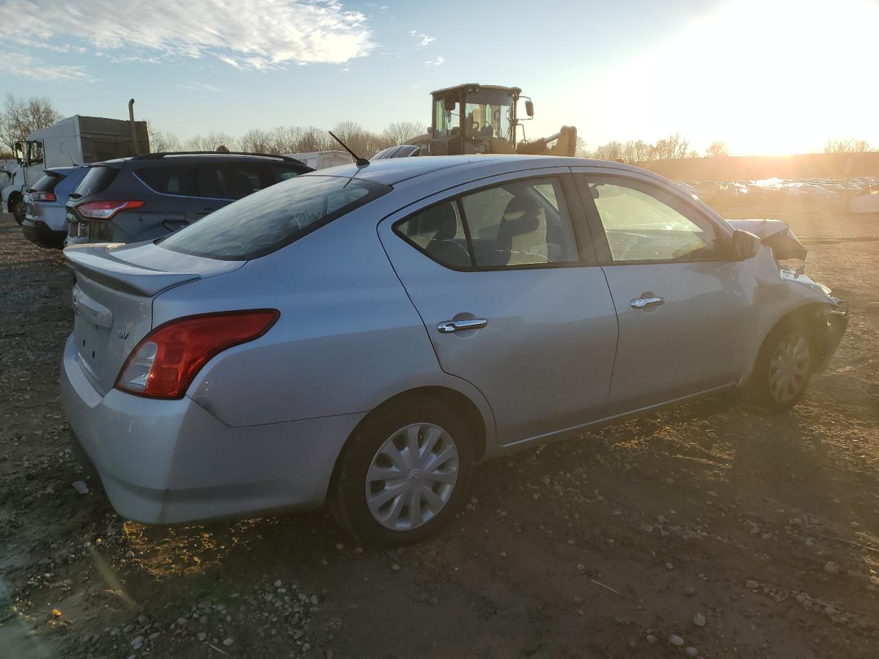 VIN 3N1CN7AP5KL837712 2019 NISSAN VERSA no.3