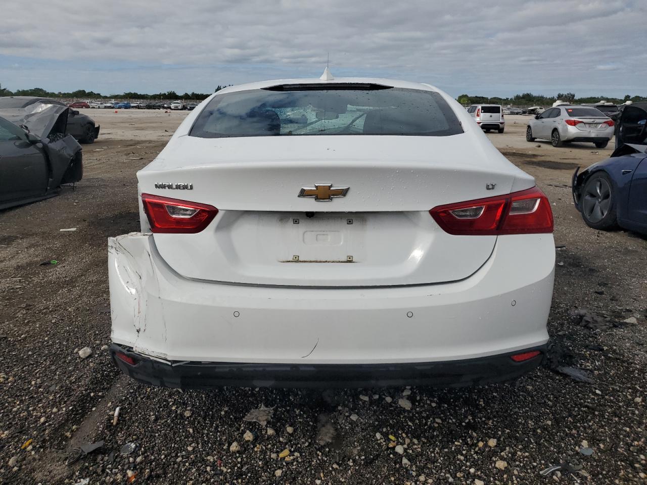 2023 Chevrolet Malibu - Image 6