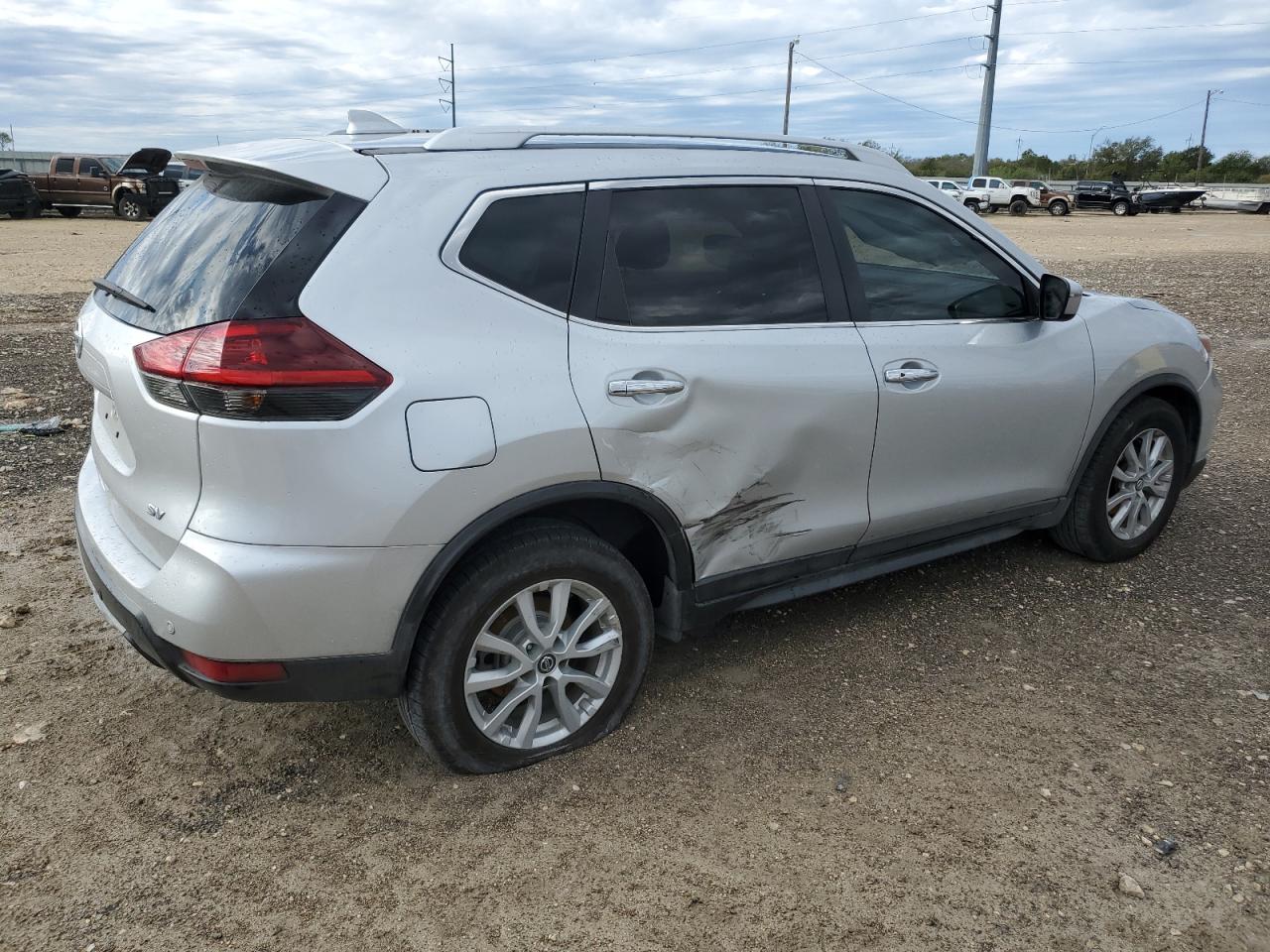2019 Nissan Rogue - Image 3